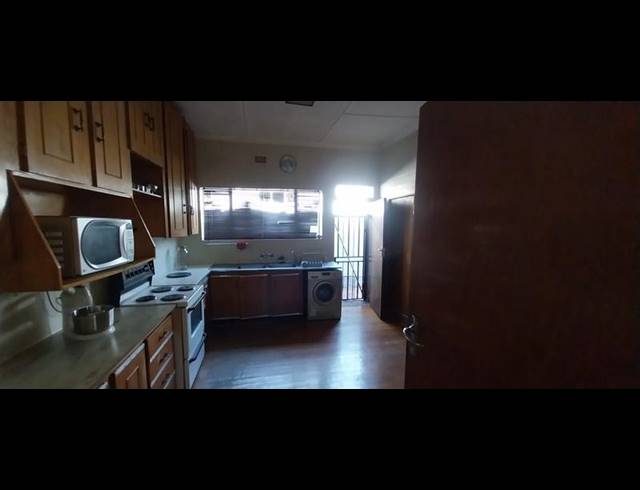 4 BEDROOM HOUSE FOR SALE IN KENSINGTON